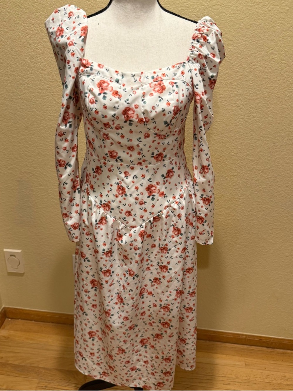 Floral Puff-Sleeve Midi Dress in White and Coral